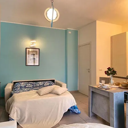 300 Metri Dal Mare Elegante Monolocale Con A/c Daire *