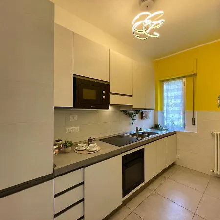 300 Metri Dal Mare Elegante Monolocale Con A/c * Loano
